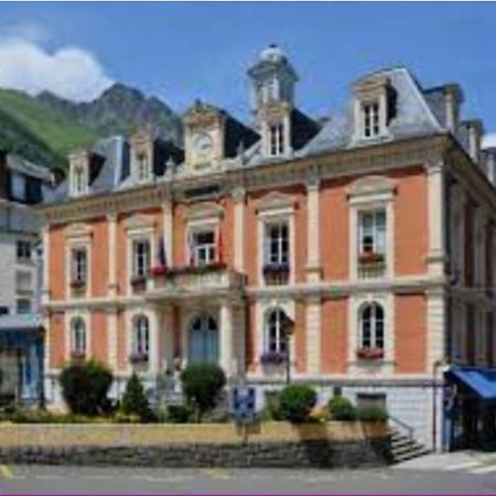 T2 Renove Avec Terrasse, Parking Prive, Local Velos A Cauterets - Fr-1-401-290 Exterior foto